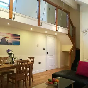 Apartment Modern, 2 Bedroom With Sofa Bed, Uplands,, Swansea